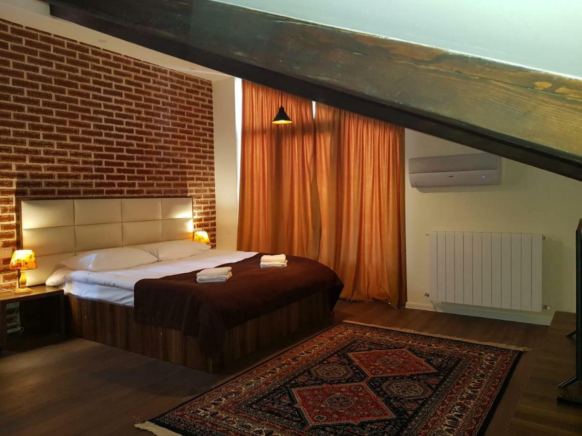 Apart Hotel Avlabari Yard Тбилиси Екстериор снимка